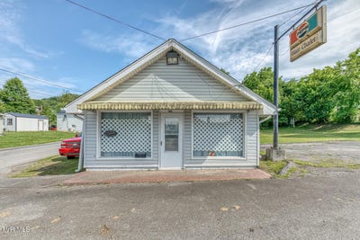 /international/us/1900-anderson-street-bristol-tn-110108440752/
