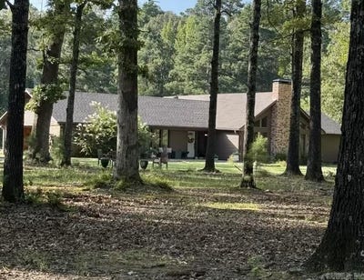 /international/us/3701-privatewood-rd-pine-bluff-ar-110101046948/