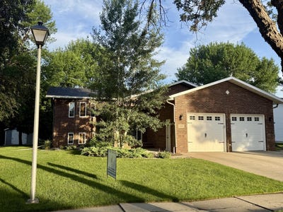 /international/us/1105-cherrywood-lane-aberdeen-sd-110108696874/