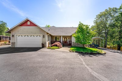 /international/us/847-three-pines-road-grants-pass-or-110107962946/