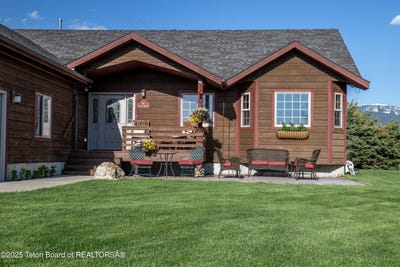 /international/us/891-paiute-street-driggs-id-110100204119/