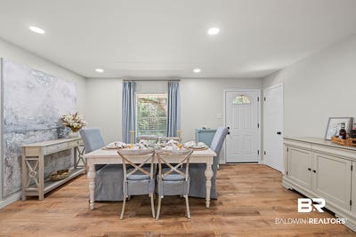 /international/us/408-s-school-street-fairhope-al-110119622975/