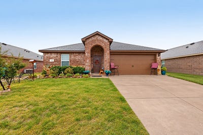 /international/us/728-meadow-creek-lane-royse-city-tx-110120425833/