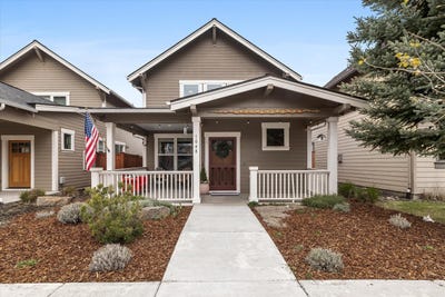 /international/us/1048-e-black-butte-avenue-sisters-or-110108031407/