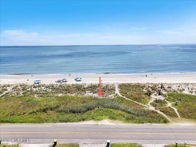 /international/us/5517-e-beach-drive-oak-island-nc-110094367974/