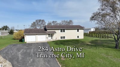 /international/us/284-astro-drive-traverse-city-mi-110108253447/