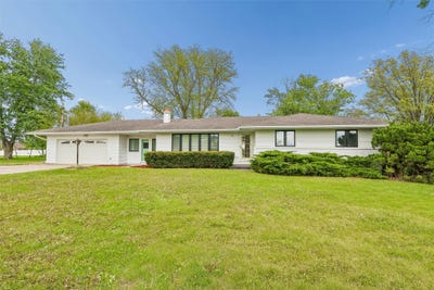 /international/us/1405-nile-kinnick-drive-s-adel-ia-110107859101/