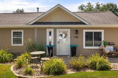 /international/us/401-summer-street-polk-city-ia-110119455841/