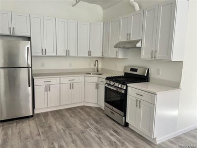 /international/us/102-north-street-middletown-ny-110108489496/