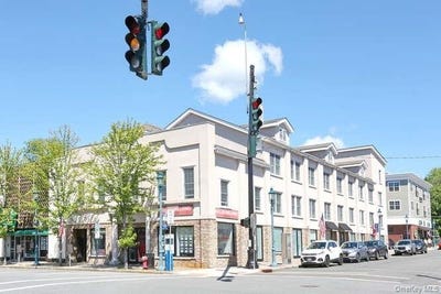 /international/us/21-e-central-avenue-pearl-river-ny-110108195313/