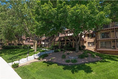 /international/us/205-barry-avenue-s-wayzata-mn-110108168227/