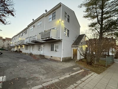 /international/us/186-stillwater-avenue-stamford-ct-110104196523/