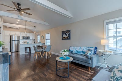 /international/us/17-kentville-terrace-hampton-nh-110107200370/
