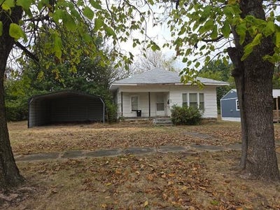 /international/us/303-n-9th-street-okemah-ok-110120003210/