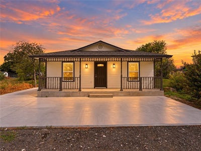 /international/us/933-kansas-street-robstown-tx-110120127580/