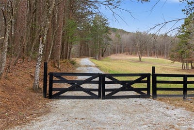 /international/us/221-park-avenue-salem-sc-110105901775/