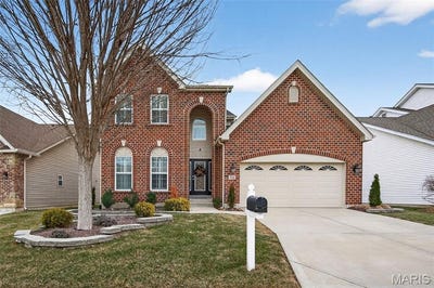/international/us/968-ridgepointe-place-circle-lake-st-louis-mo-110105222189/