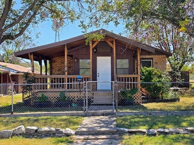 /international/us/115-w-duncan-avenue-mertzon-tx-110102478185/