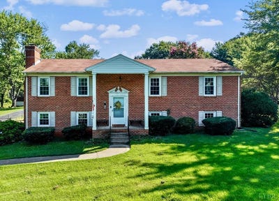 /international/us/3745-horseshoe-road-appomattox-va-110101177744/