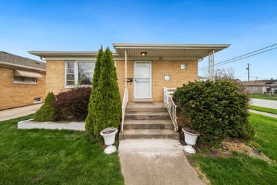 /international/us/525-mackinaw-avenue-calumet-city-il-110099086359/