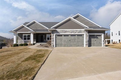 /international/us/3004-forrest-meadow-lane-hiawatha-ia-110107227810/