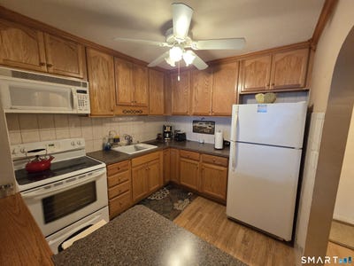 /international/us/300-meadowside-road-milford-ct-110108012150/