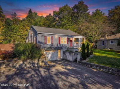 /international/us/105-periwinkle-lane-stroudsburg-pa-110120459400/