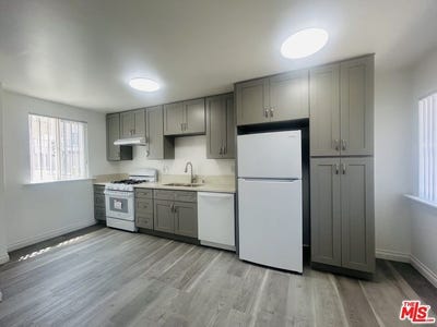 /international/us/740-n-hill-pl-los-angeles-ca-110107453381/