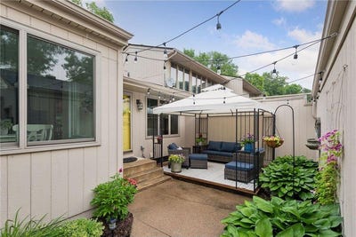 /international/us/1623-black-oaks-place-n-plymouth-mn-110100357770/