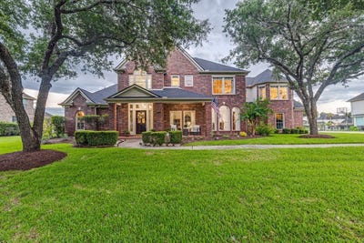 /international/us/511-royal-lakes-boulevard-richmond-tx-110107884438/