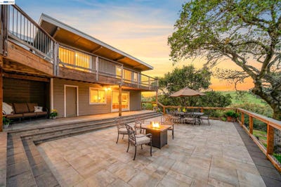 /international/us/10700-foothill-rd-sunol-ca-110106814303/