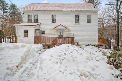 /international/us/2-station-hill-road-ferndale-ny-110106180298/
