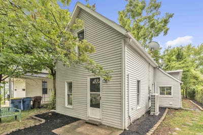 /international/us/909-w-market-street-bluffton-in-110107799753/