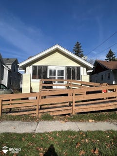 /international/us/2020-cooper-avenue-saginaw-mi-110103524089/