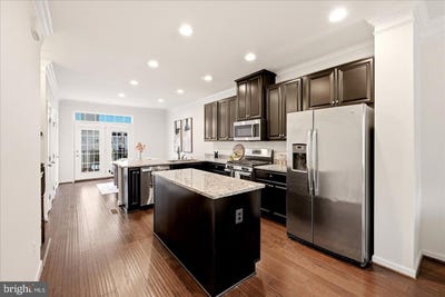 /international/us/276-se-train-whistle-terrace-se-leesburg-va-110120460362/
