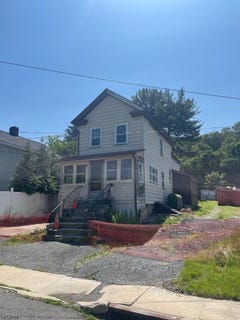 /international/us/14-green-st-oxford-twp-nj-110119600229/