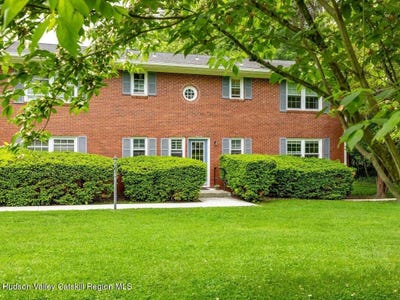 /international/us/33-4-huguenot-street-new-paltz-ny-110099996359/