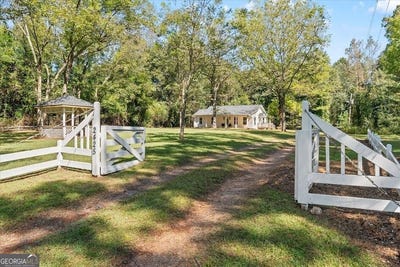 /international/us/2425-georgia-100-waco-ga-110120460382/