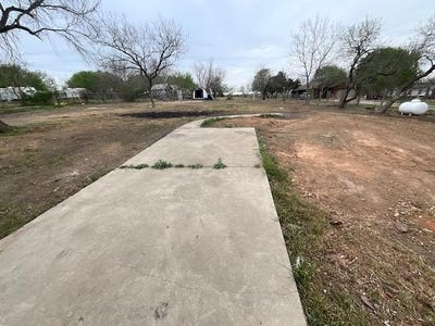 /international/us/14732-navarro-creek-pass-del-valle-tx-110106257105/