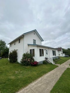 /international/us/301-n-church-street-toledo-ia-110108206549/