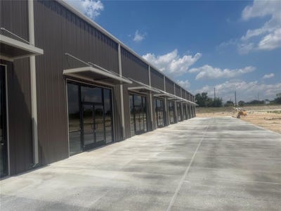 /international/us/139-royal-circle-bus-380-decatur-tx-110106069656/