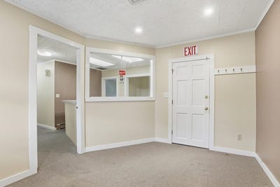 /international/us/35-41-w-main-st-georgetown-ma-110103110978/