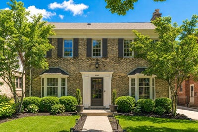 /international/us/5062-n-larkin-st-whitefish-bay-wi-110109011357/