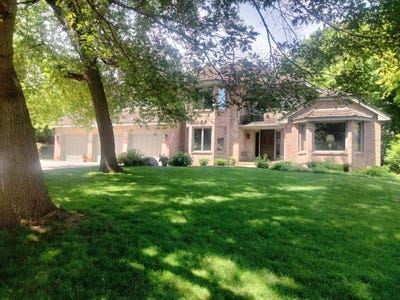 /international/us/9348-palmer-road-bloomington-mn-110108740269/