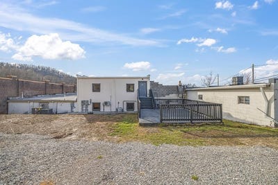/international/us/305-s-church-street-livingston-tn-110105038897/