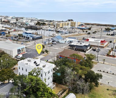 /international/us/207-florence-avenue-carolina-beach-nc-110101138637/?lang=en
