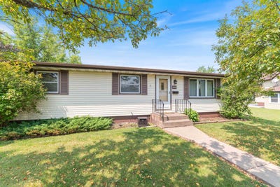 /international/us/6009-ogden-ave-superior-wi-110101346759/