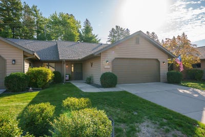 /international/us/1967-cherry-street-red-wing-mn-110120557575/