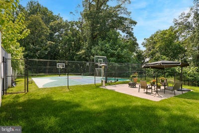 /international/us/1220-valley-road-villanova-pa-110101268959/