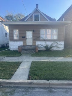 /international/us/8-w-137th-place-riverdale-il-110120415457/